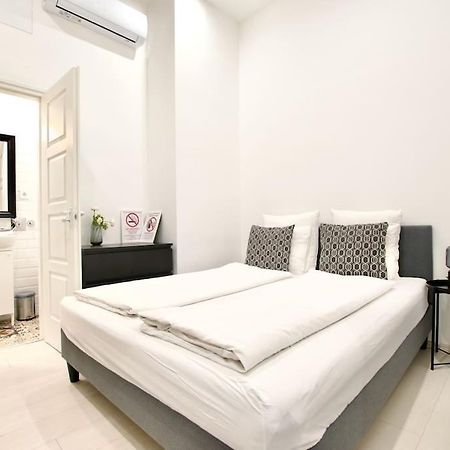 Standard Apartment By Hi5-St. King Mini Studio Budapest Luaran gambar
